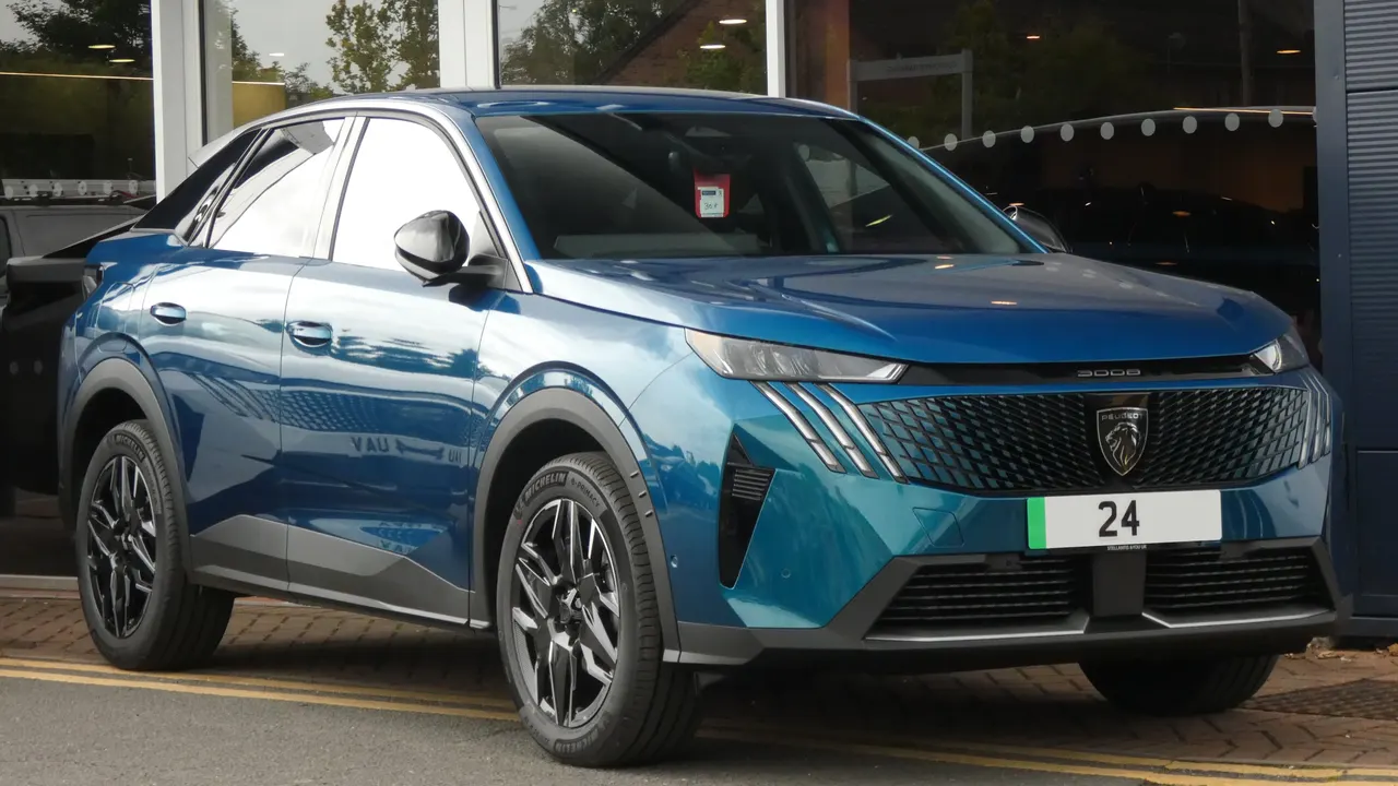Peugeot e-3008