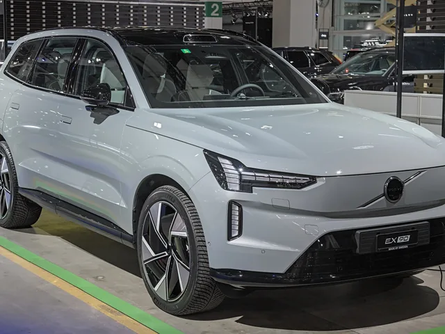 Volvo EX90