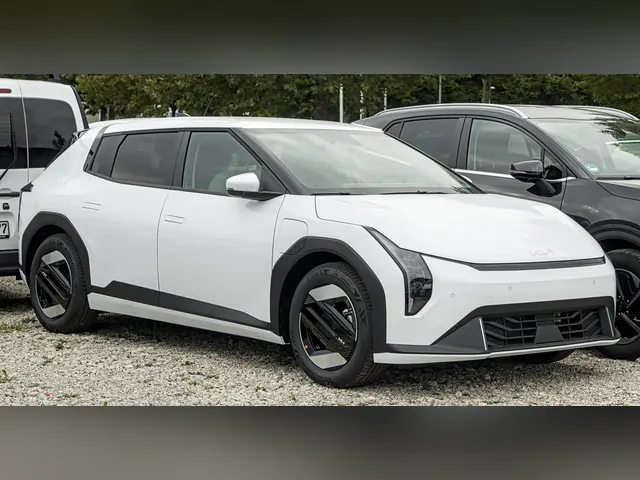Kia EV4