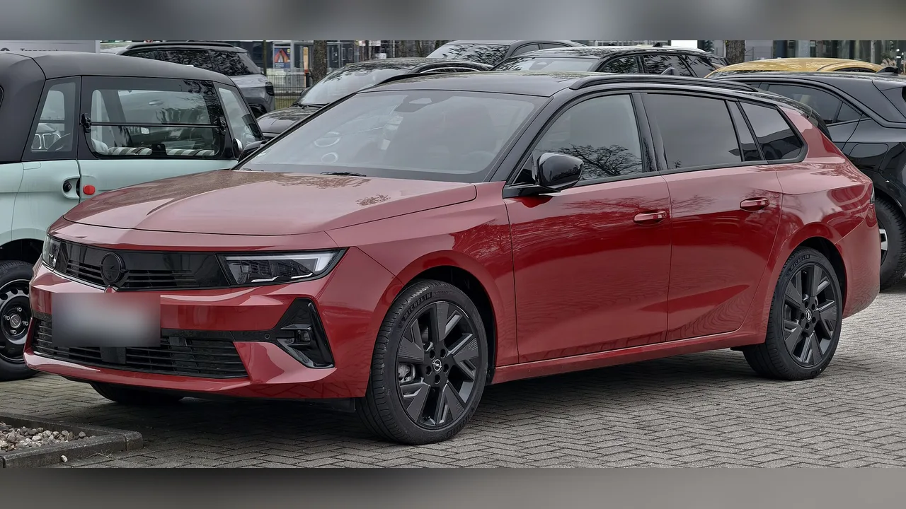 Opel Astra Sports Tourer Electric