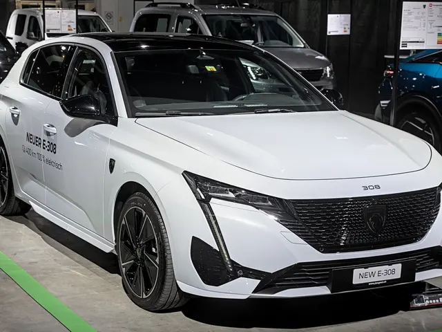 Peugeot e-308