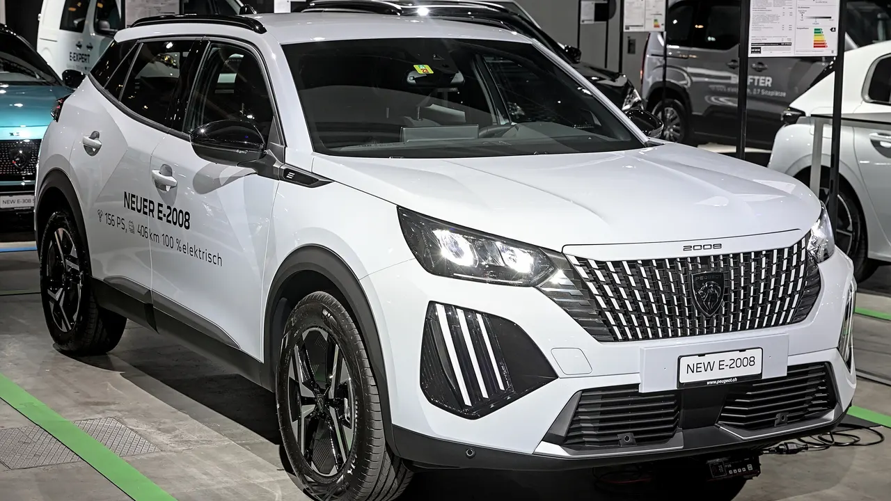 Peugeot e-2008