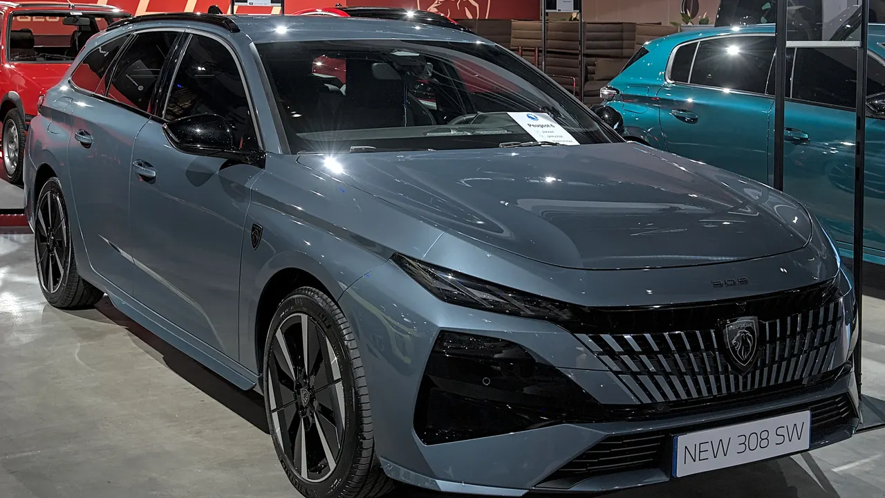Peugeot e-308 SW
