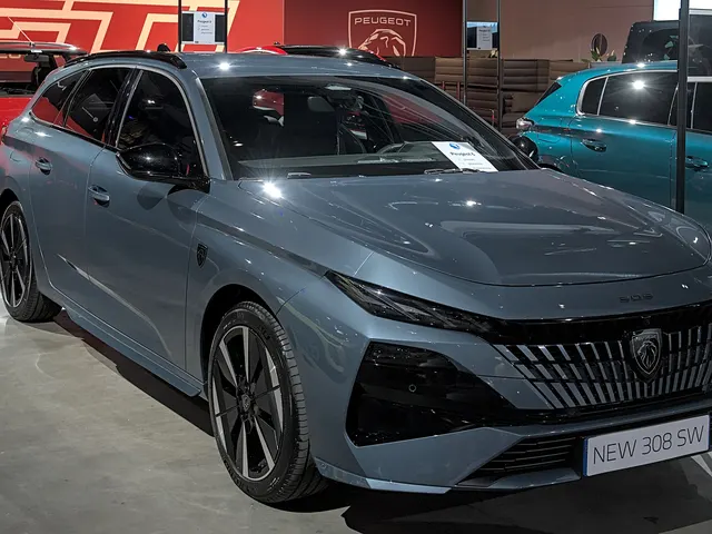 Peugeot e-308 SW