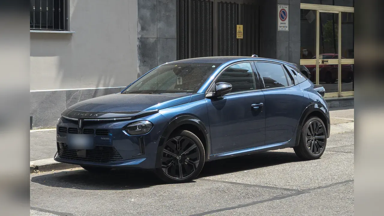Lancia Ypsilon Elettrica