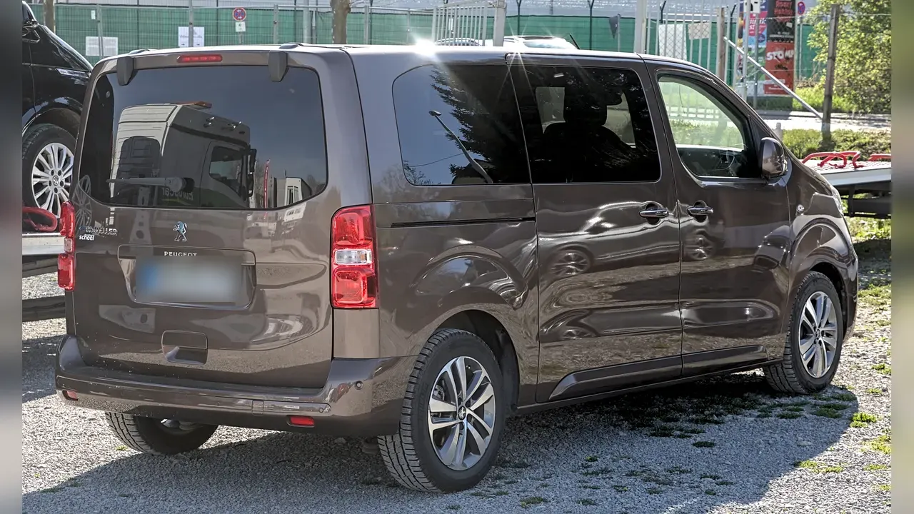Peugeot e-Traveller