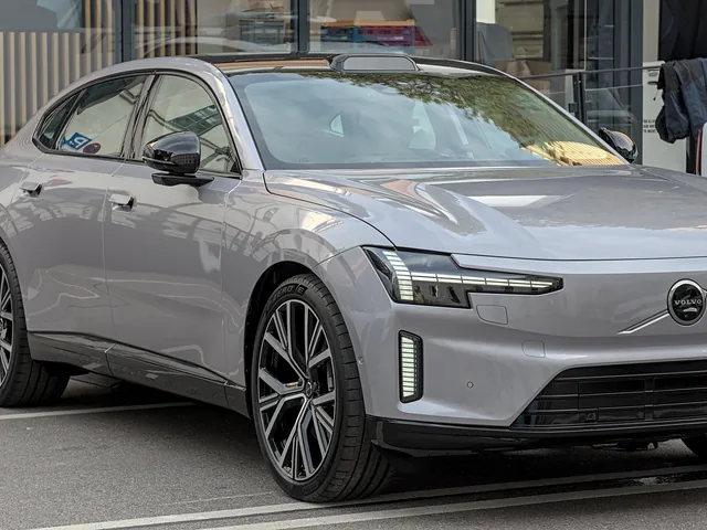 Volvo ES90